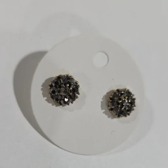 Black & Gold Cluster Stud Earrings – Minimalist Faceted Gem Statement Jewelry - Picture 7 of 8